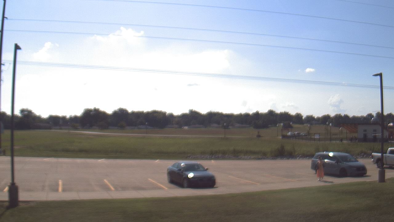 Thumbnail for current weather camera view from West ES in Mount Vernon, Indiana