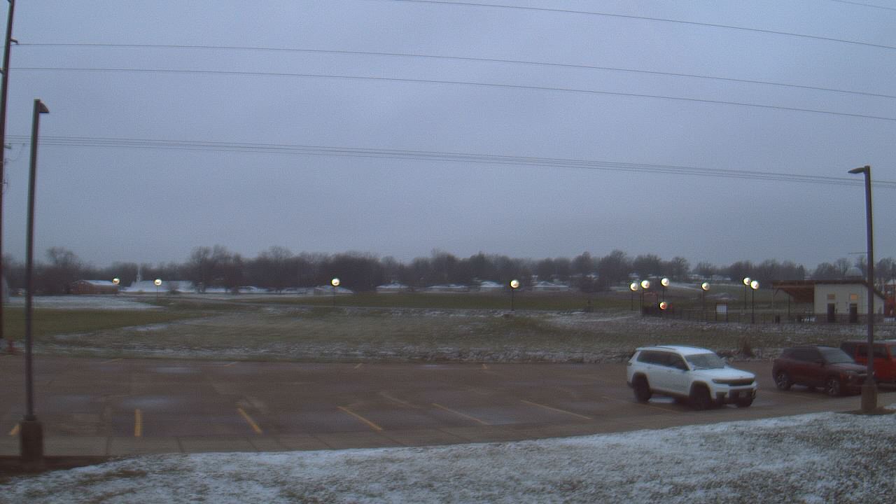 Thumbnail for current weather camera view from West ES in Mount Vernon, Indiana