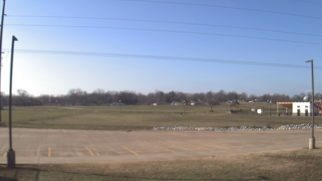 Thumbnail for current weather camera view from West ES in Mount Vernon, Indiana