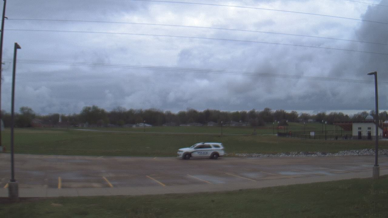 Thumbnail for current weather camera view from West ES in Mount Vernon, Indiana
