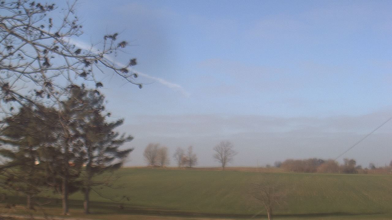 Thumbnail for current weather camera view from Farmersville School in Mount Vernon, Indiana