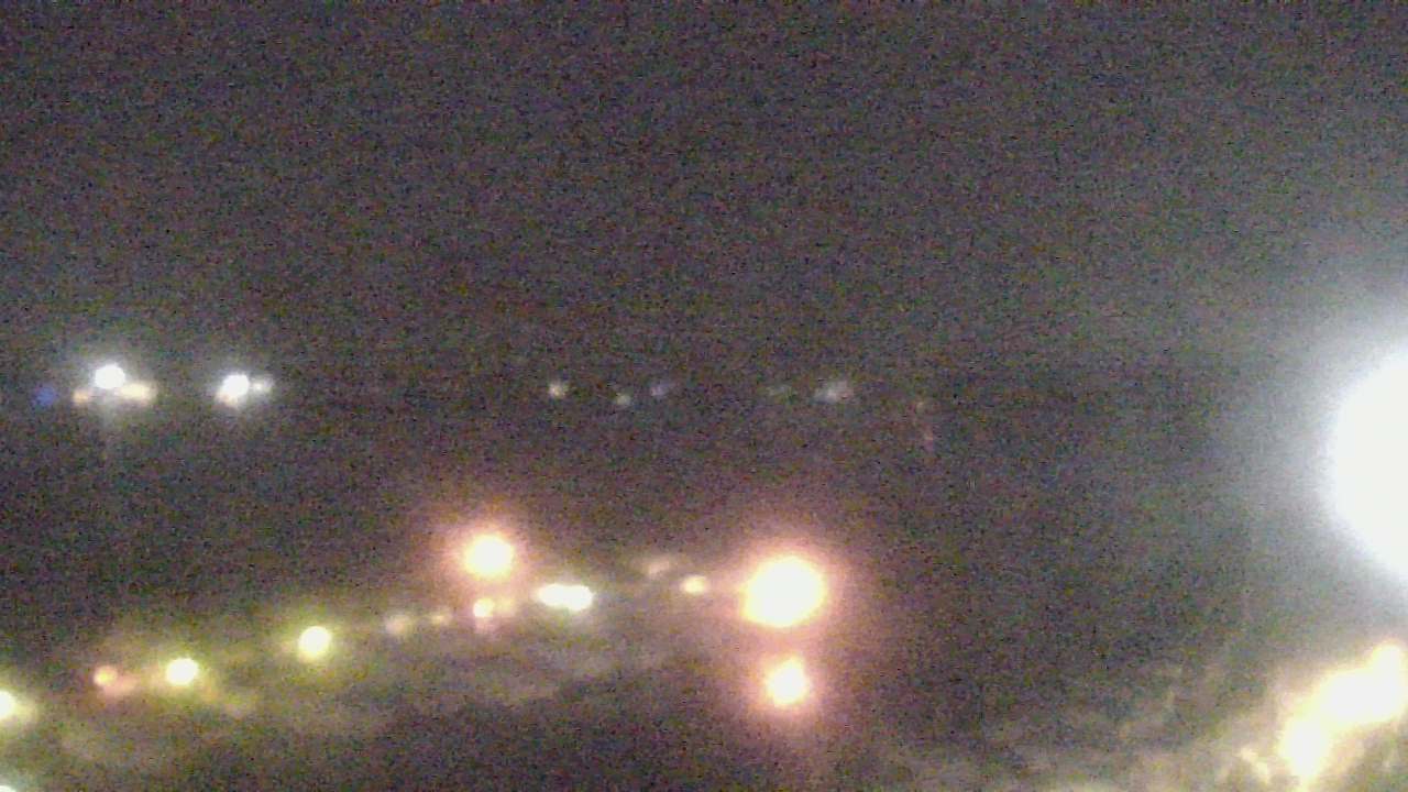 Thumbnail for current weather camera view from Emerald Coast Marine in Niceville, Florida