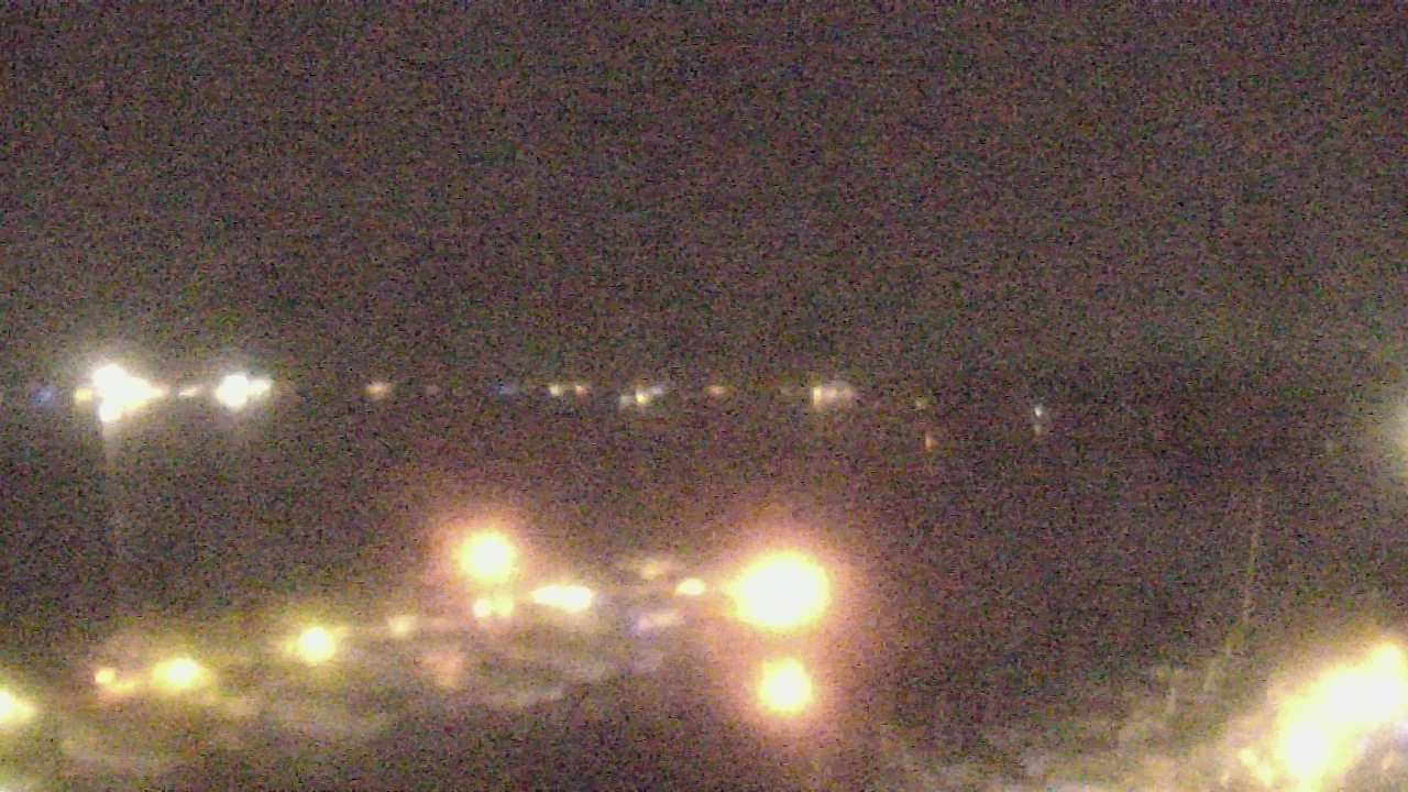 Thumbnail for current weather camera view from Emerald Coast Marine in Niceville, Florida