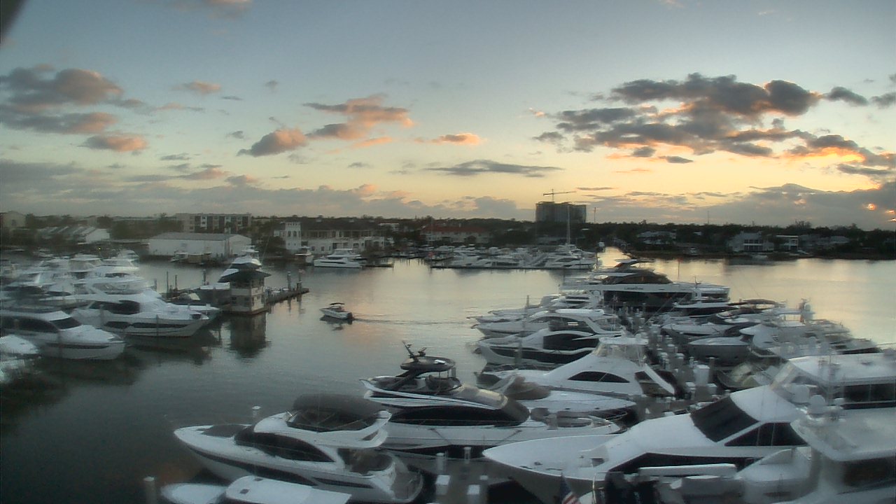 Thumbnail for current weather camera view from Bayview Dental Arts Dr.Scherder in Naples, Florida