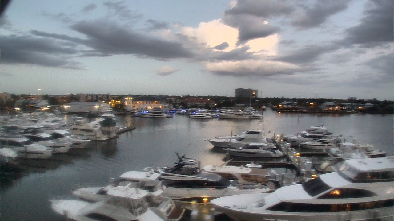 Thumbnail for current weather camera view from Bayview Dental Arts Dr.Scherder in Naples, Florida