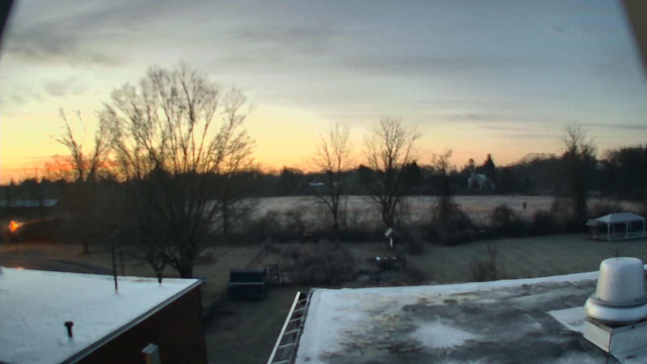 Thumbnail for current weather camera view from John M Moriarty ES in Norwich, Connecticut