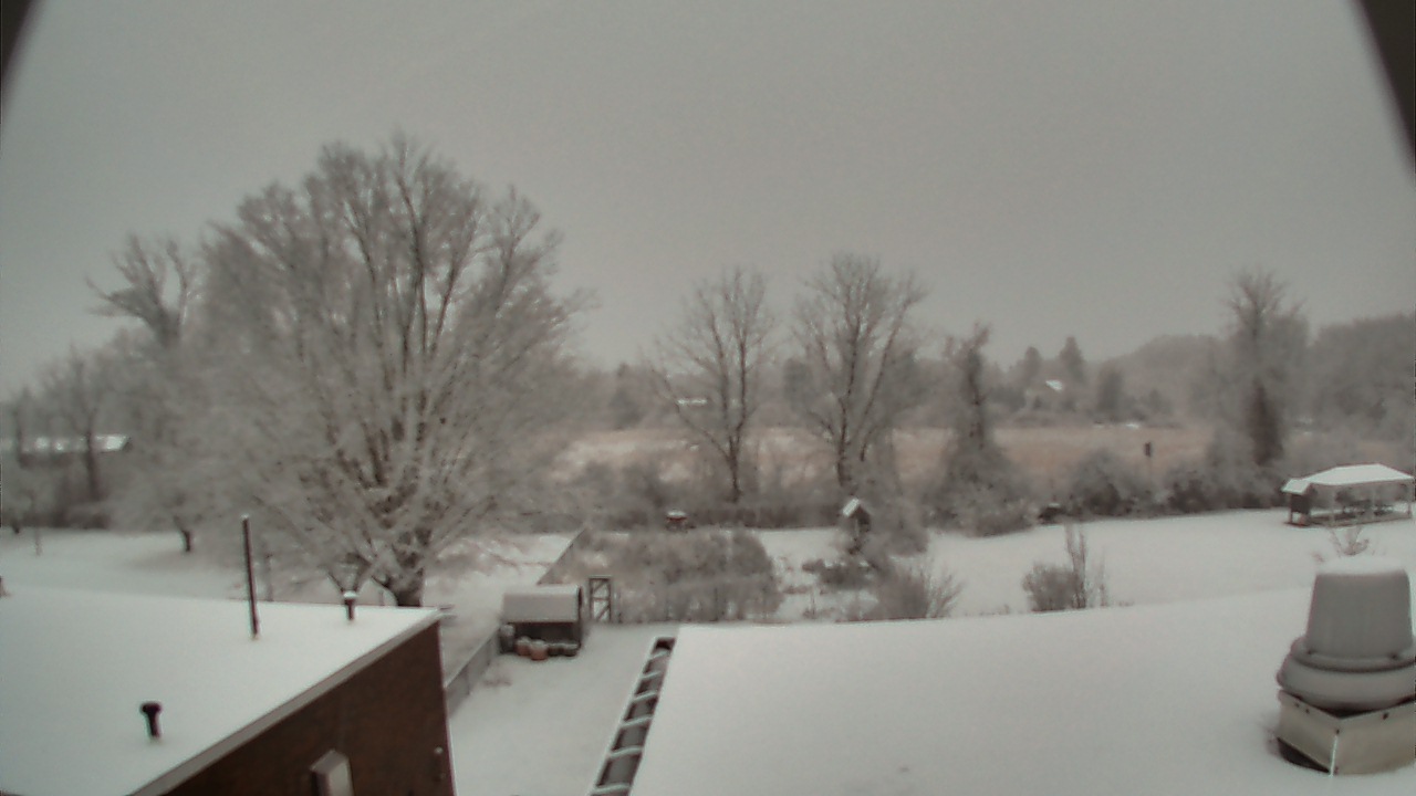 Thumbnail for current weather camera view from John M Moriarty ES in Norwich, Connecticut