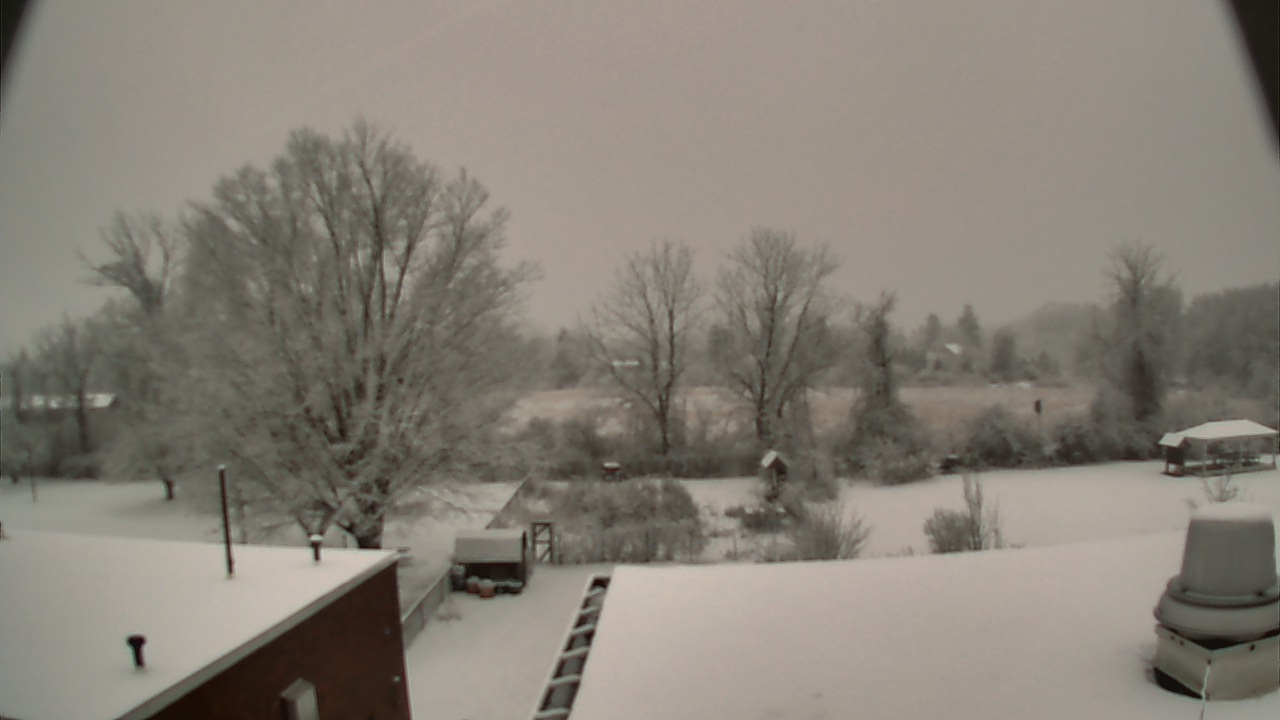 Thumbnail for current weather camera view from John M Moriarty ES in Norwich, Connecticut