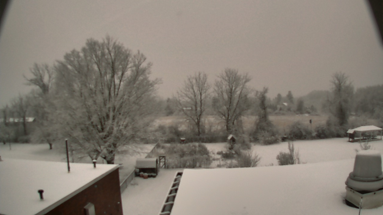 Thumbnail for current weather camera view from John M Moriarty ES in Norwich, Connecticut