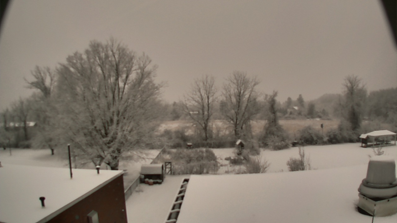 Thumbnail for current weather camera view from John M Moriarty ES in Norwich, Connecticut