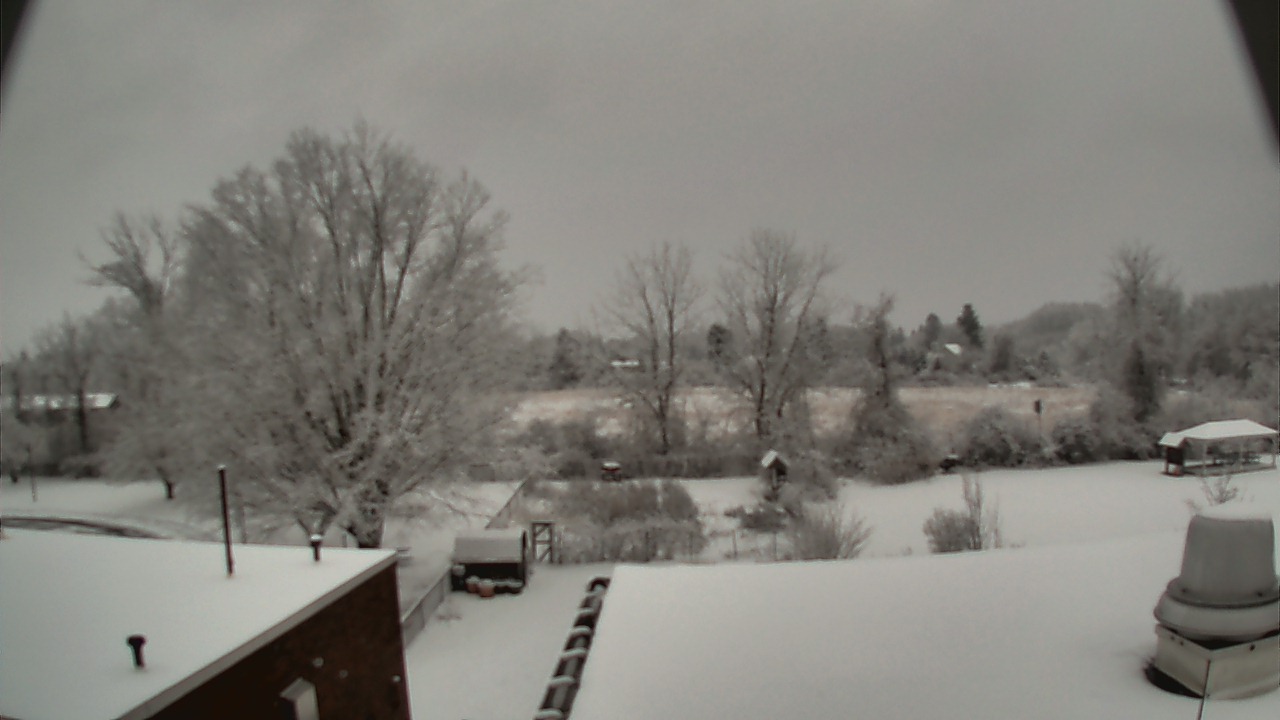 Thumbnail for current weather camera view from John M Moriarty ES in Norwich, Connecticut