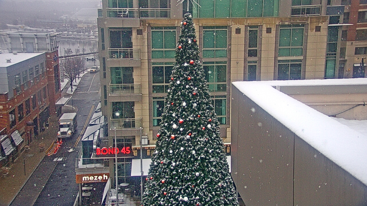 Thumbnail for current weather camera view from National Harbor in Oxon Hill, Maryland