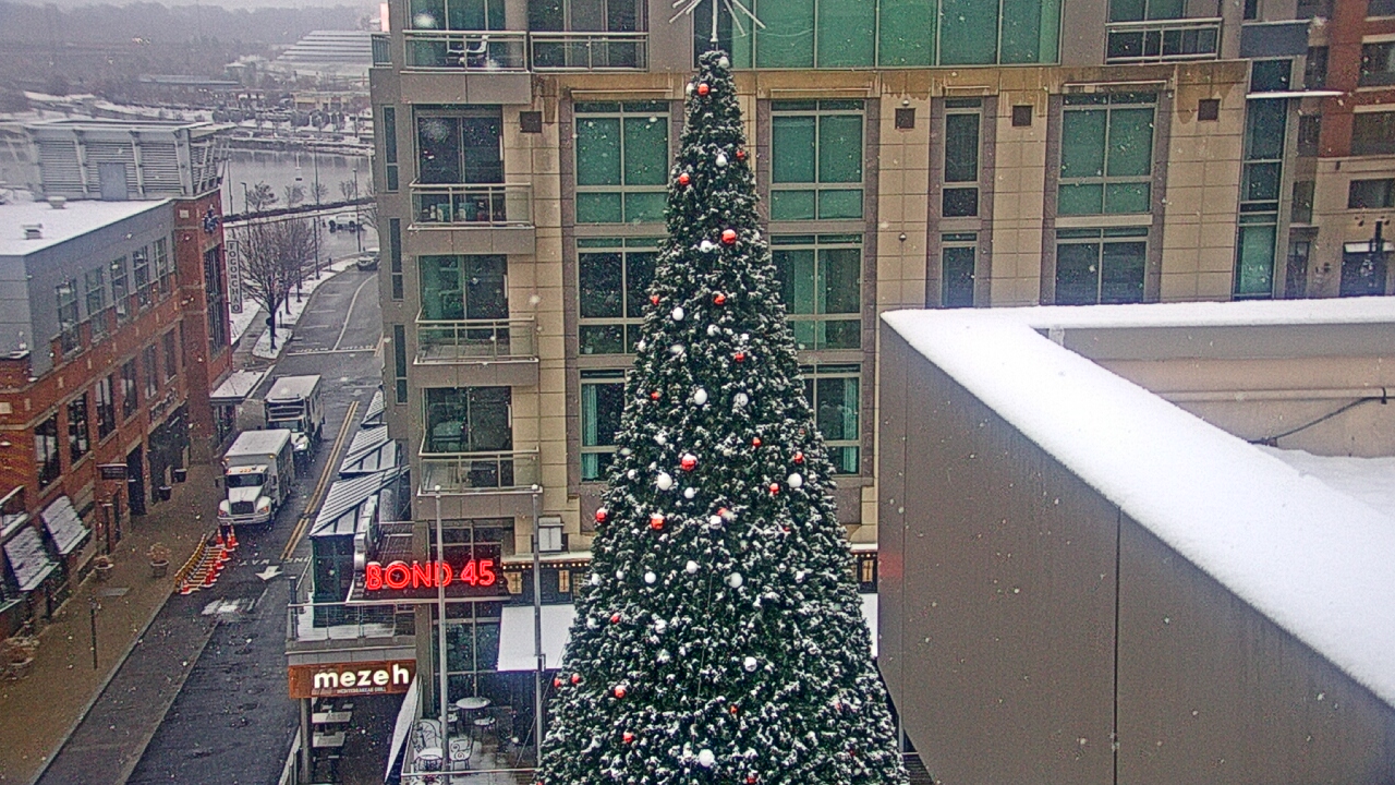 Thumbnail for current weather camera view from National Harbor in Oxon Hill, Maryland