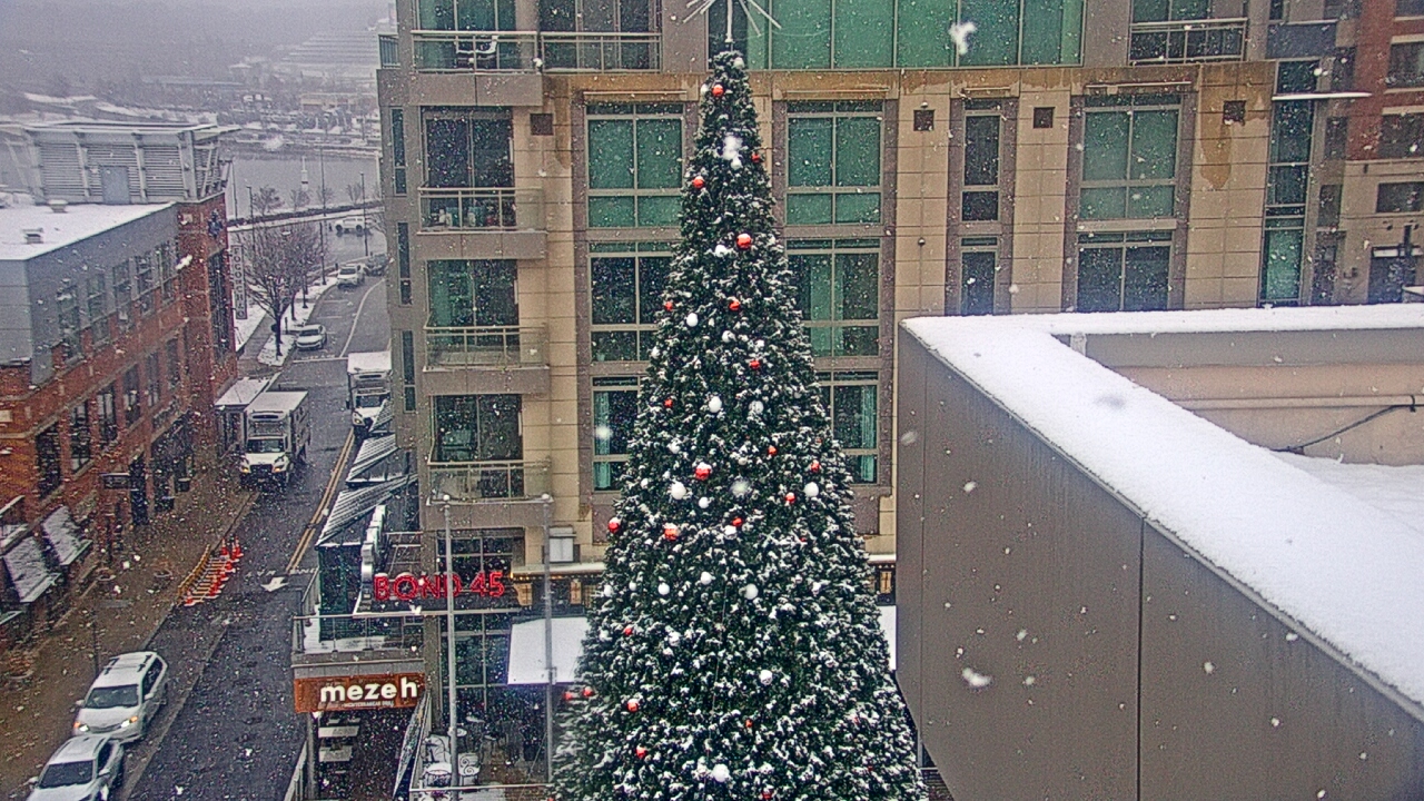 Thumbnail for current weather camera view from National Harbor in Oxon Hill, Maryland