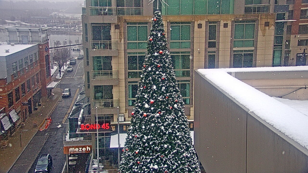 Thumbnail for current weather camera view from National Harbor in Oxon Hill, Maryland