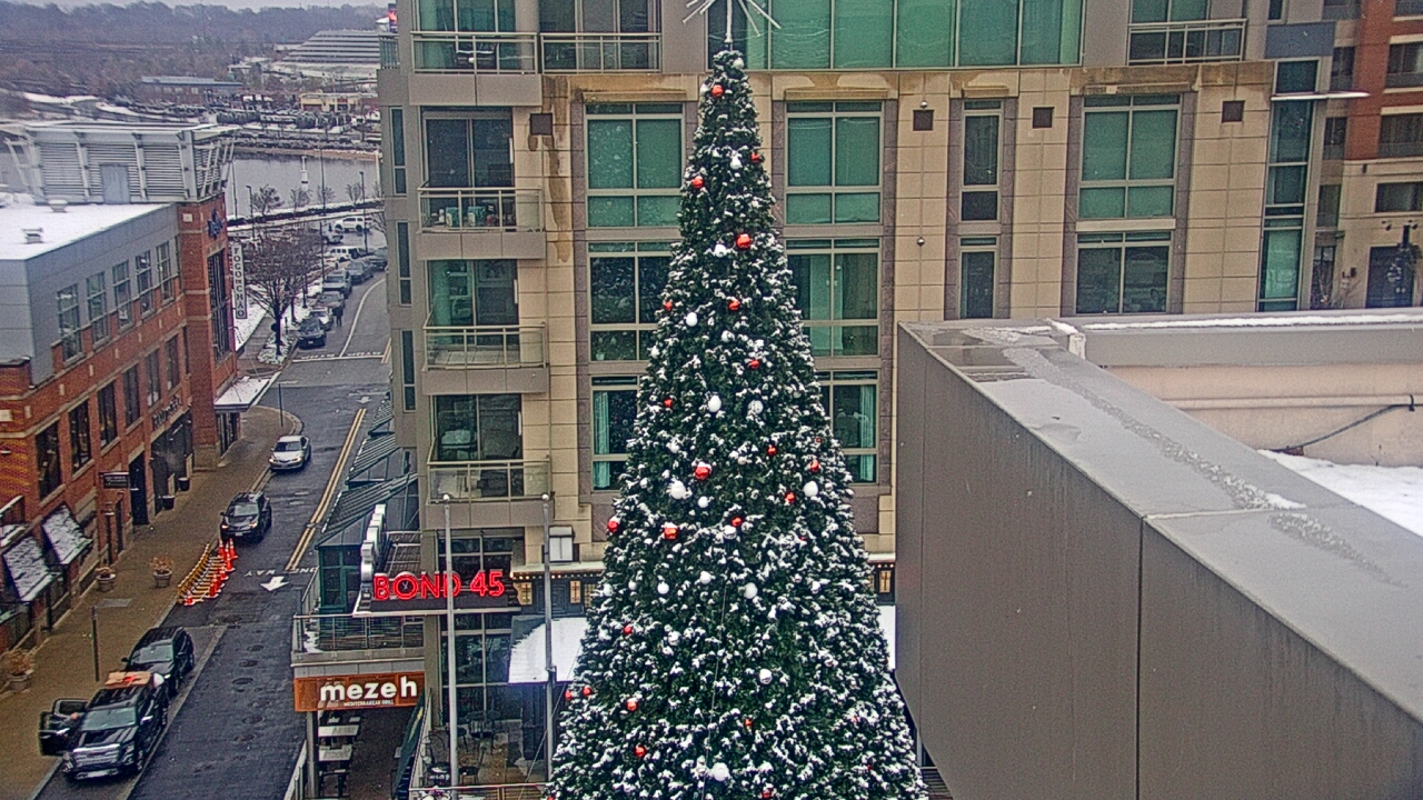 Thumbnail for current weather camera view from National Harbor in Oxon Hill, Maryland