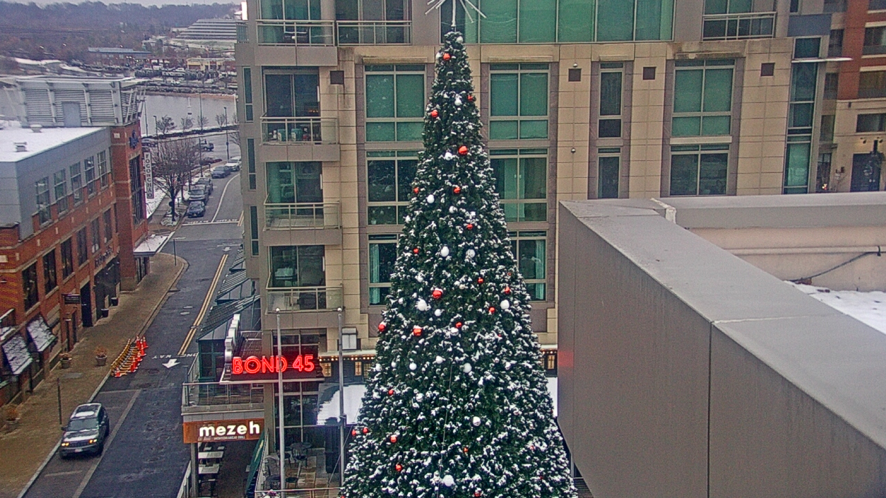 Thumbnail for current weather camera view from National Harbor in Oxon Hill, Maryland