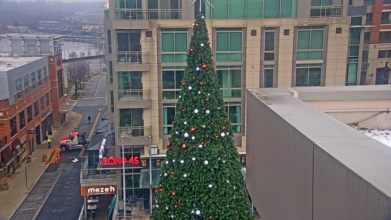Thumbnail for current weather camera view from National Harbor in Oxon Hill, Maryland