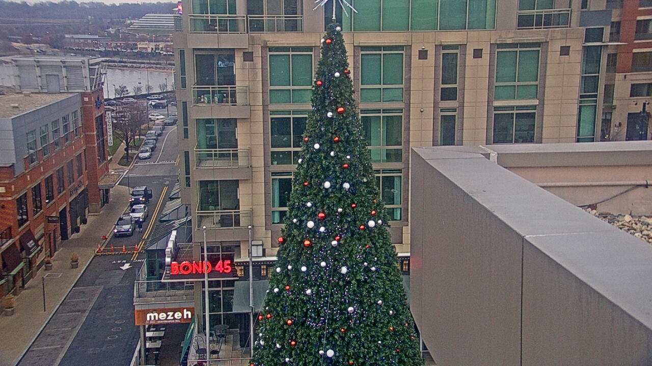 Thumbnail for current weather camera view from National Harbor in Oxon Hill, Maryland