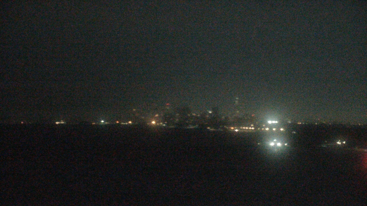 Thumbnail for current weather camera view from Northwestern University in Evanston, Illinois