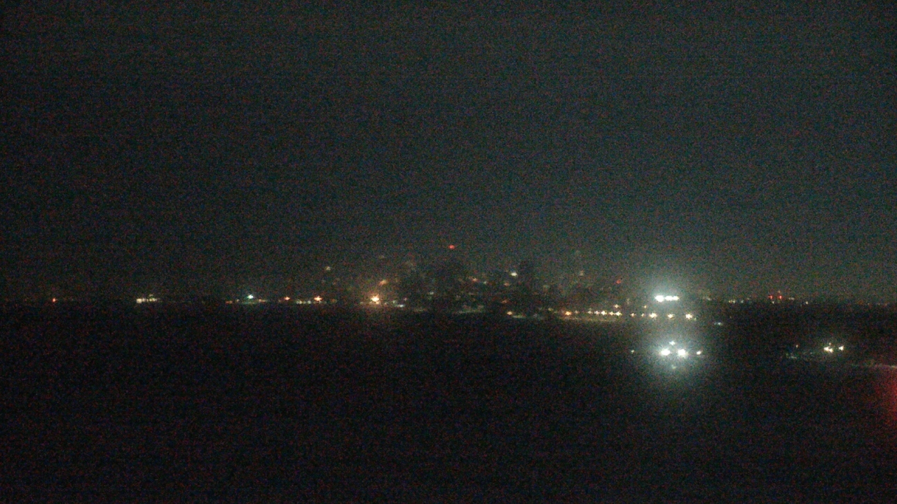 Thumbnail for current weather camera view from Northwestern University in Evanston, Illinois