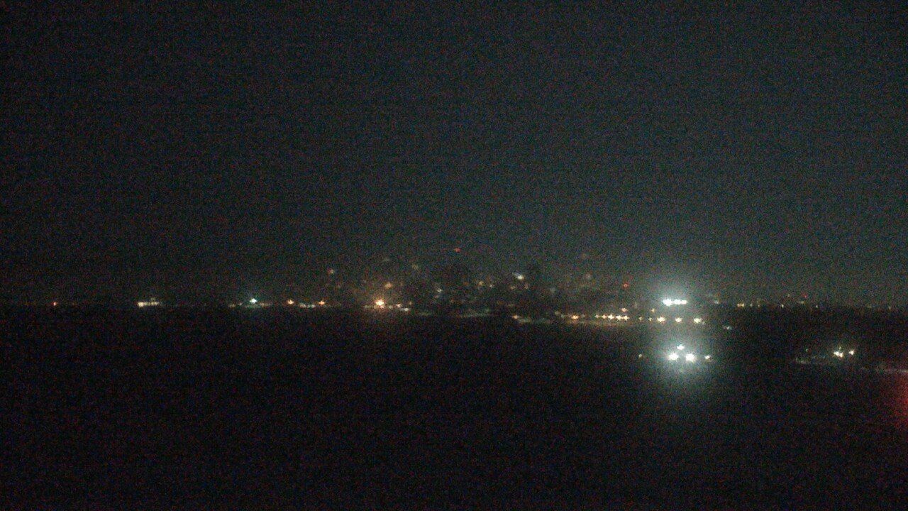 Thumbnail for current weather camera view from Northwestern University in Evanston, Illinois