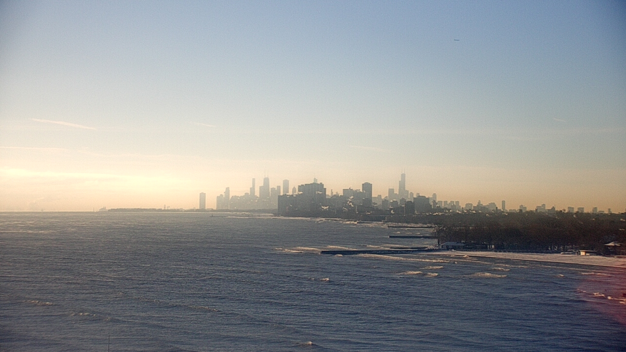 Thumbnail for current weather camera view from Northwestern University in Evanston, Illinois