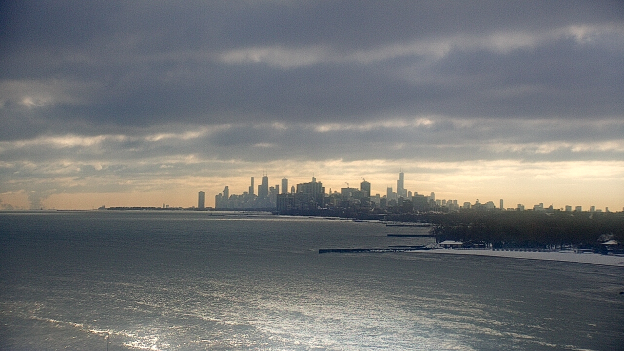 Thumbnail for current weather camera view from Northwestern University in Evanston, Illinois