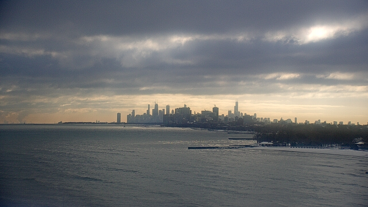 Thumbnail for current weather camera view from Northwestern University in Evanston, Illinois