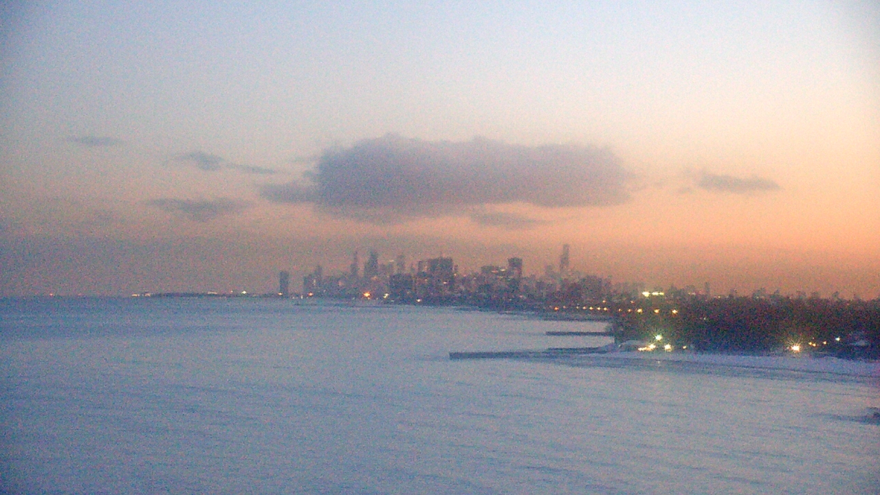 Thumbnail for current weather camera view from Northwestern University in Evanston, Illinois