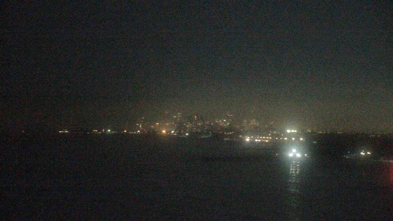 Thumbnail for current weather camera view from Northwestern University in Evanston, Illinois