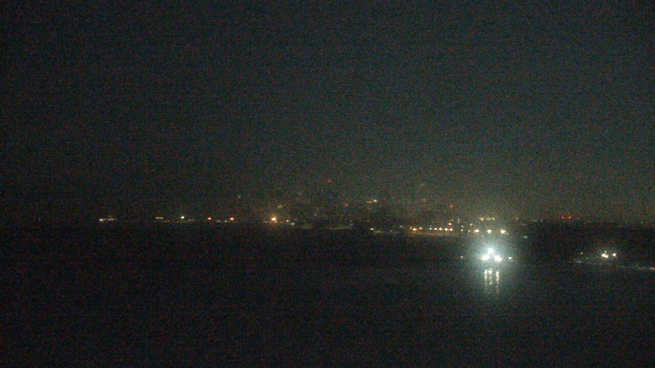 Thumbnail for current weather camera view from Northwestern University in Evanston, Illinois