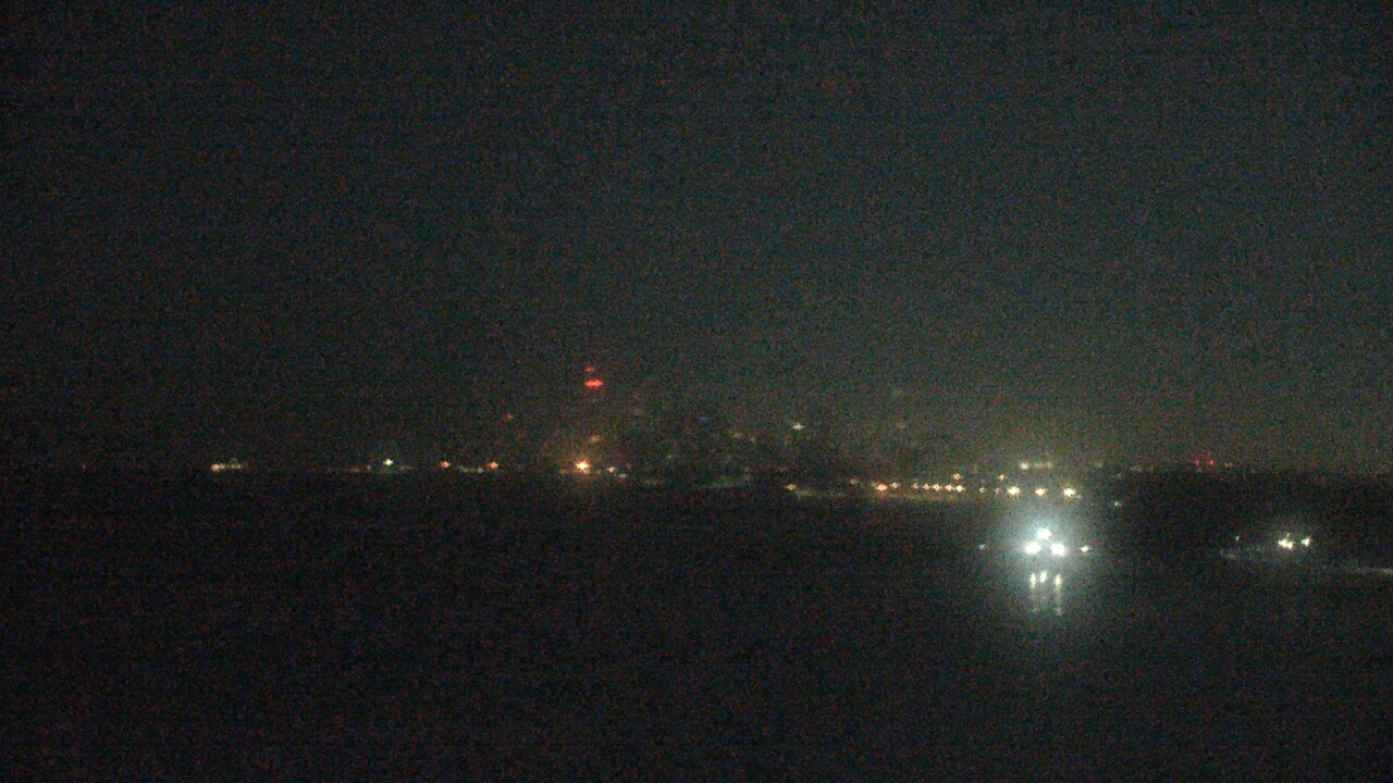 Thumbnail for current weather camera view from Northwestern University in Evanston, Illinois