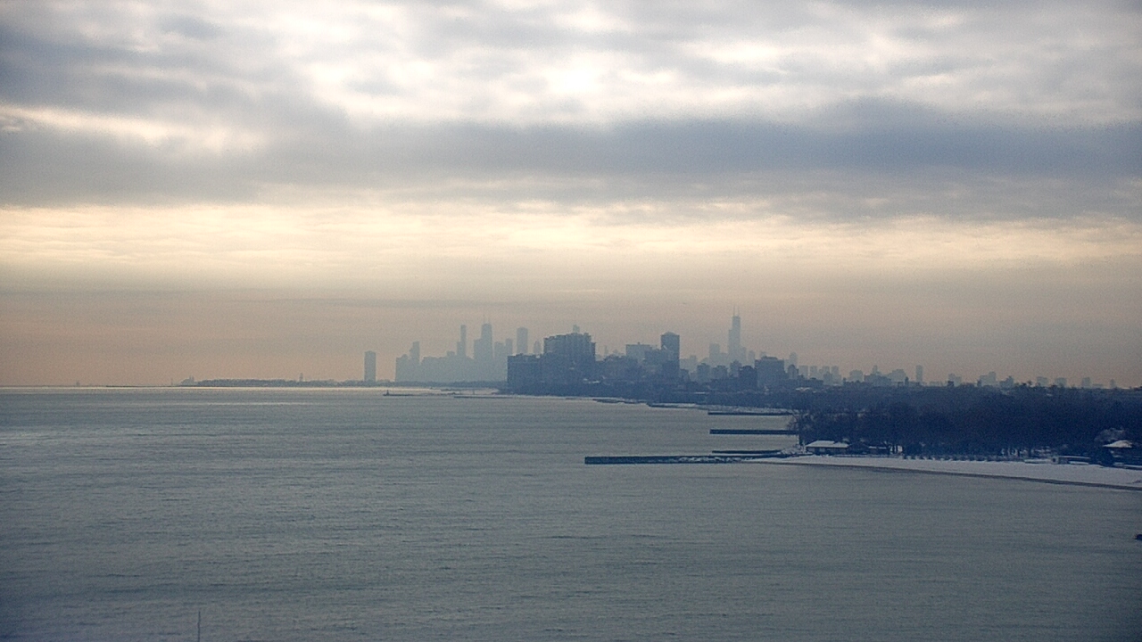 Thumbnail for current weather camera view from Northwestern University in Evanston, Illinois