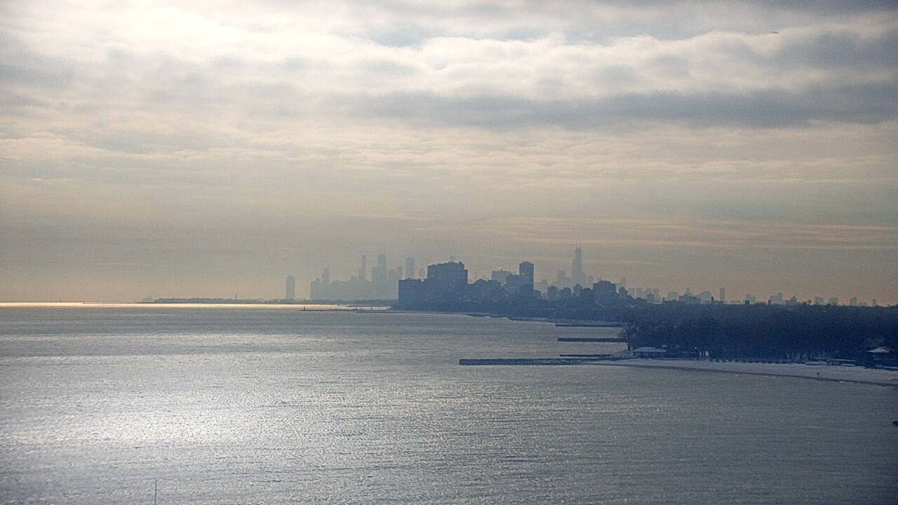 Thumbnail for current weather camera view from Northwestern University in Evanston, Illinois