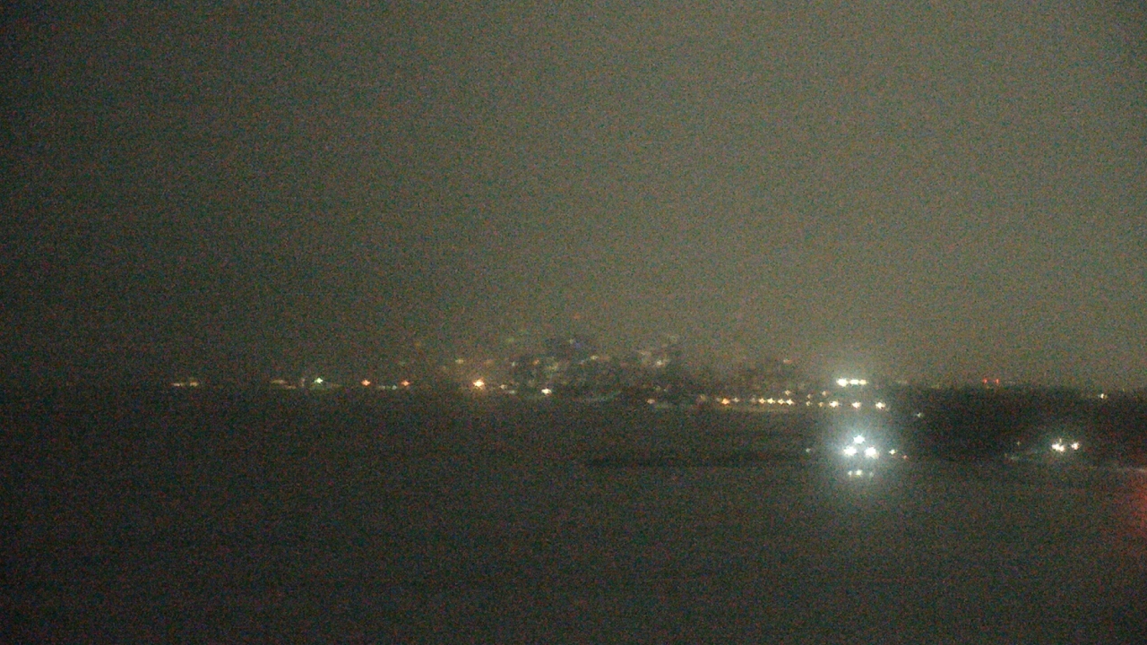 Thumbnail for current weather camera view from Northwestern University in Evanston, Illinois