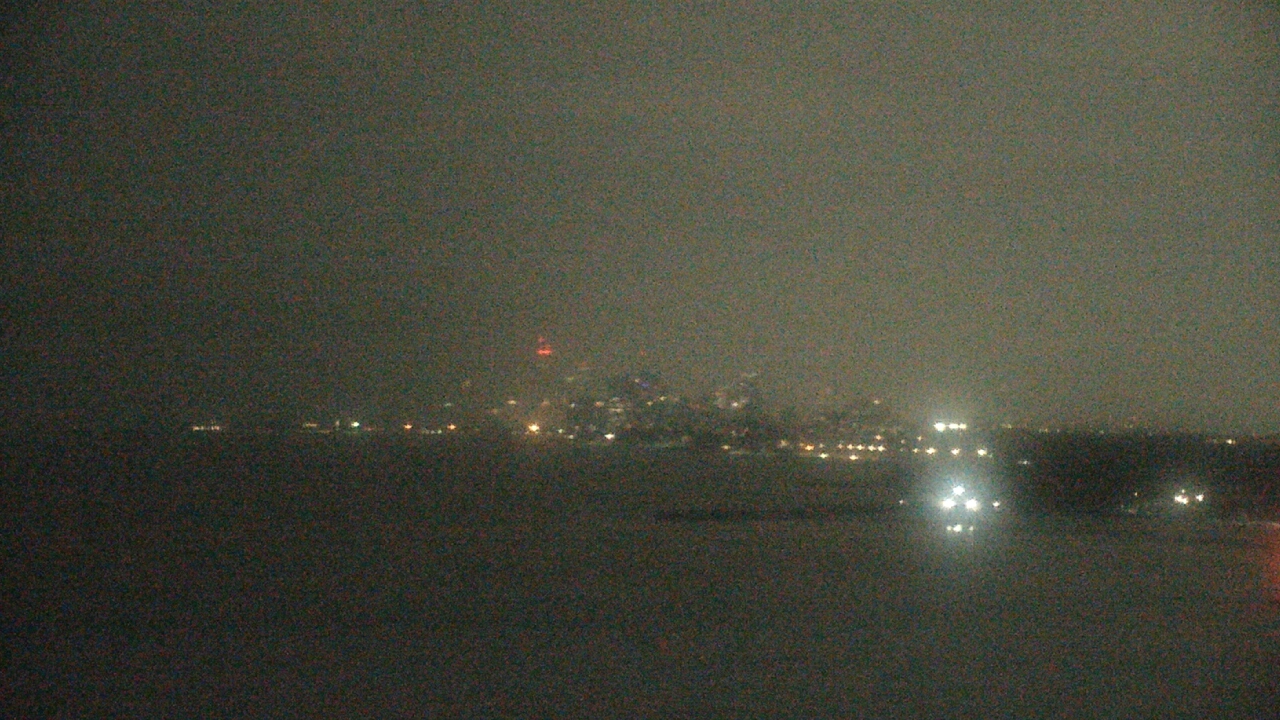 Thumbnail for current weather camera view from Northwestern University in Evanston, Illinois