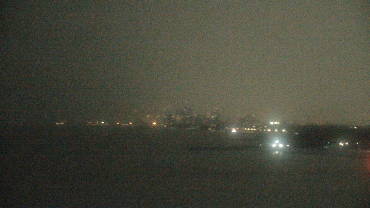 Thumbnail for current weather camera view from Northwestern University in Evanston, Illinois