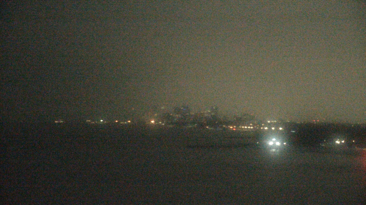 Thumbnail for current weather camera view from Northwestern University in Evanston, Illinois