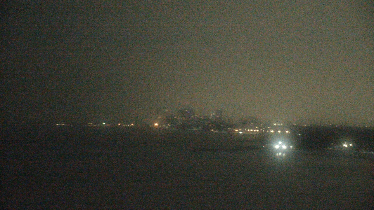 Thumbnail for current weather camera view from Northwestern University in Evanston, Illinois