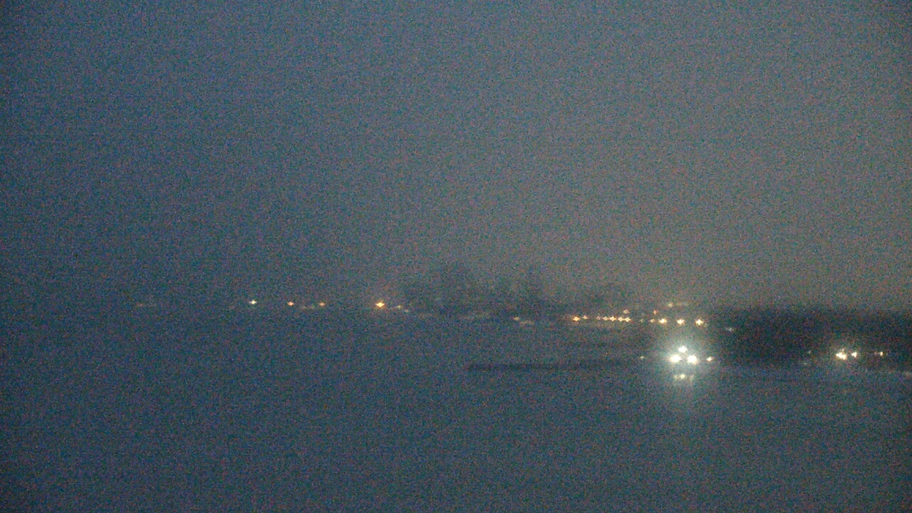 Thumbnail for current weather camera view from Northwestern University in Evanston, Illinois