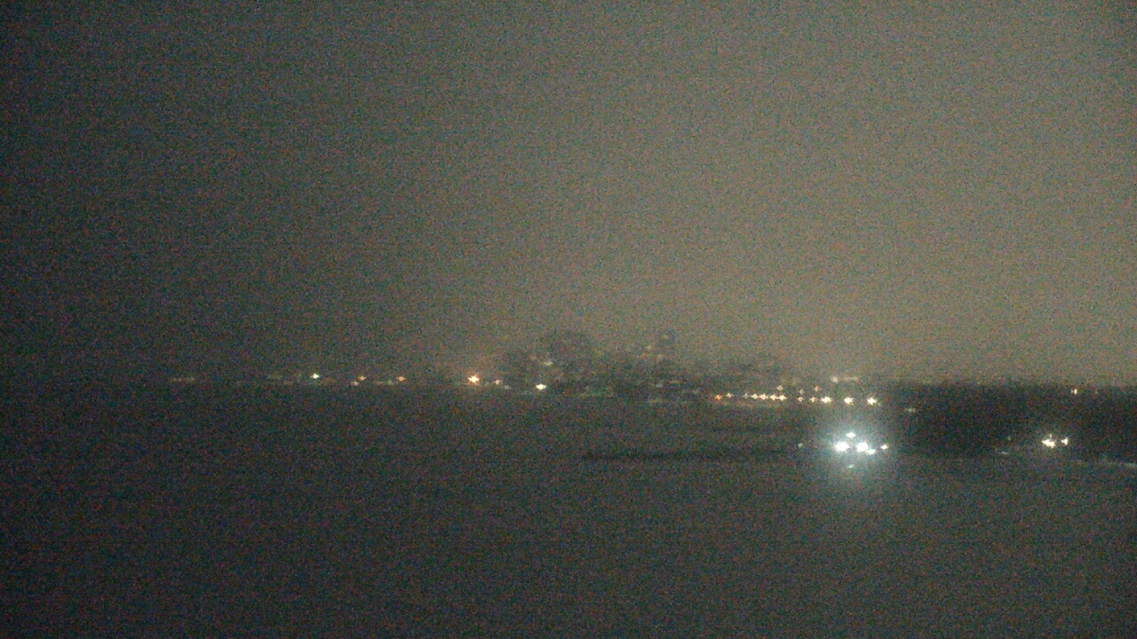 Thumbnail for current weather camera view from Northwestern University in Evanston, Illinois