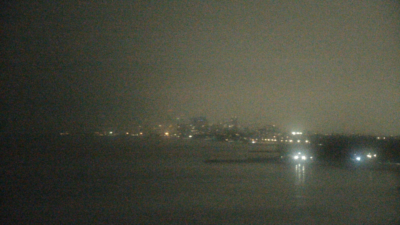 Thumbnail for current weather camera view from Northwestern University in Evanston, Illinois