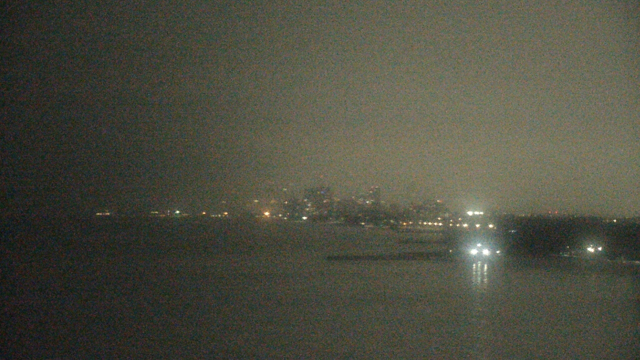 Thumbnail for current weather camera view from Northwestern University in Evanston, Illinois