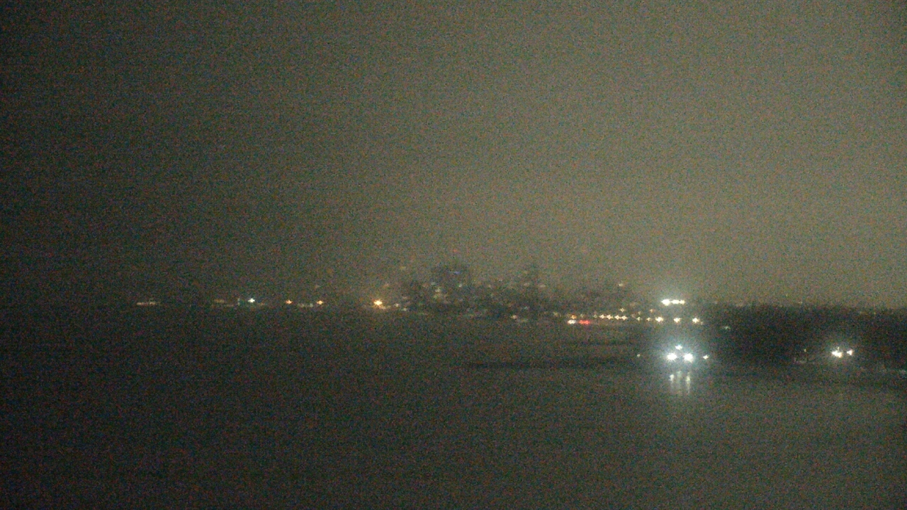 Thumbnail for current weather camera view from Northwestern University in Evanston, Illinois