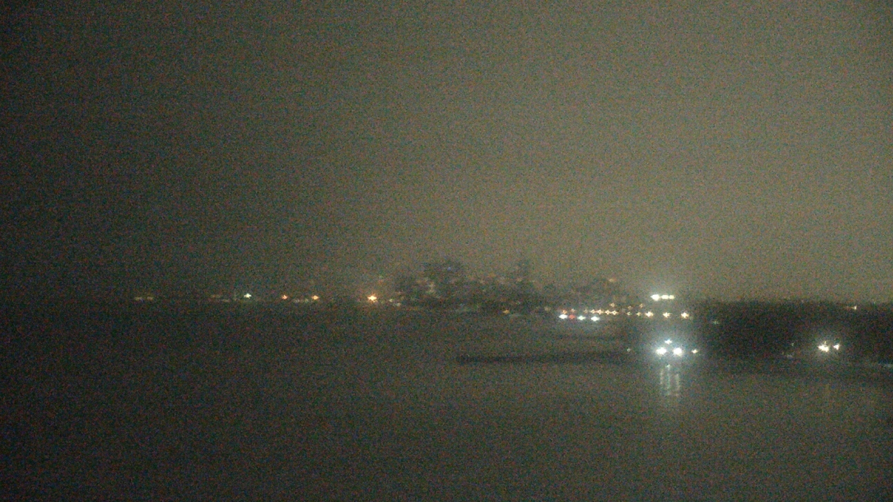 Thumbnail for current weather camera view from Northwestern University in Evanston, Illinois