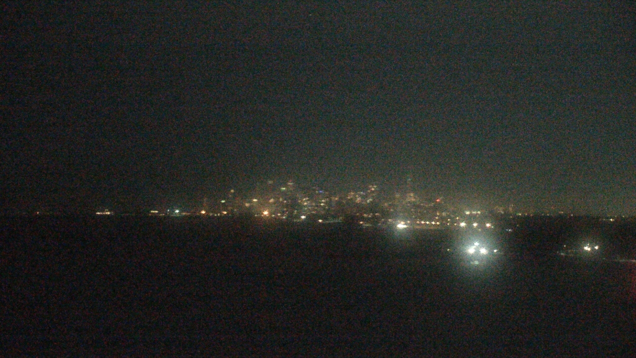 Thumbnail for current weather camera view from Northwestern University in Evanston, Illinois