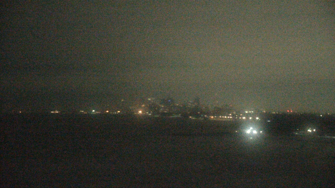 Thumbnail for current weather camera view from Northwestern University in Evanston, Illinois