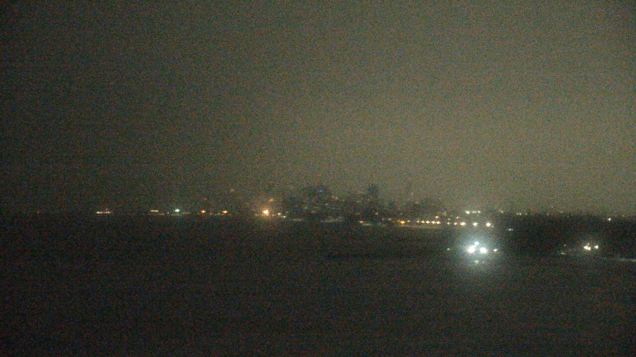 Thumbnail for current weather camera view from Northwestern University in Evanston, Illinois