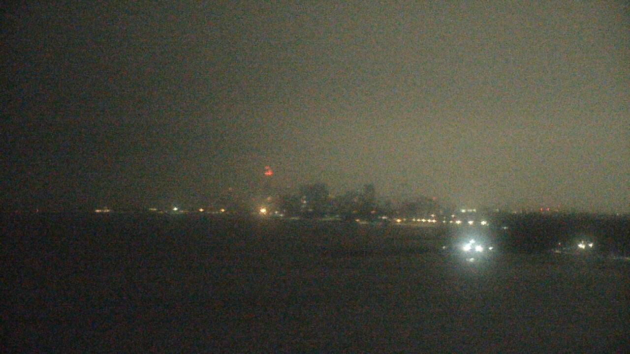 Thumbnail for current weather camera view from Northwestern University in Evanston, Illinois